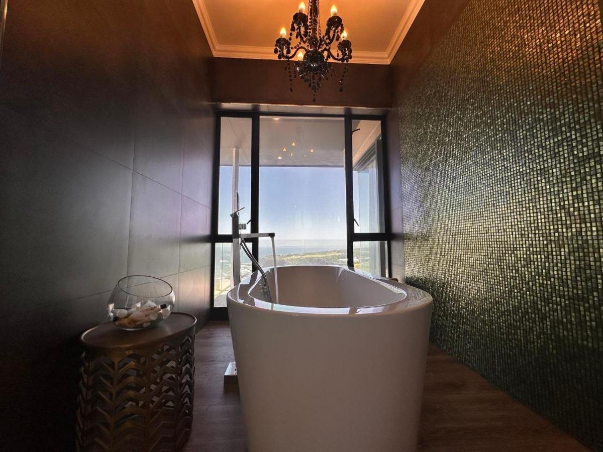 Luxury Home Located On Pinnacle Point Golf Estate 莫塞尔湾 外观 照片